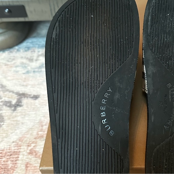 Burberry Furley rubber SLIDES - Picture 6 of 7